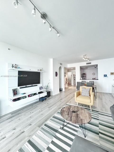2 of 35 - 3340 Ne 190th St 1507, Aventura, FL