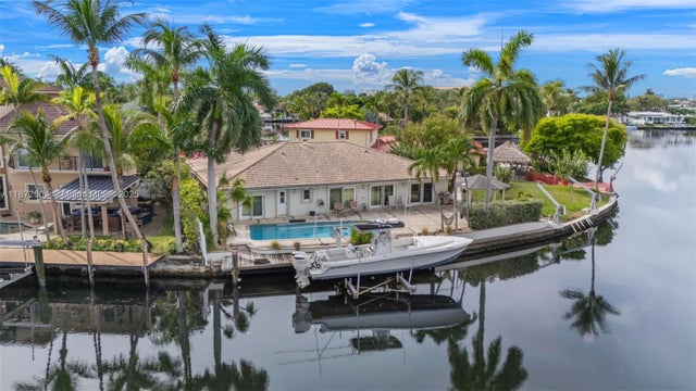 1 of 20 - 2401 Fryer Pt, Fort Lauderdale, FL