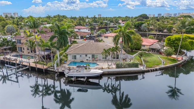 2 of 20 - 2401 Fryer Pt, Fort Lauderdale, FL
