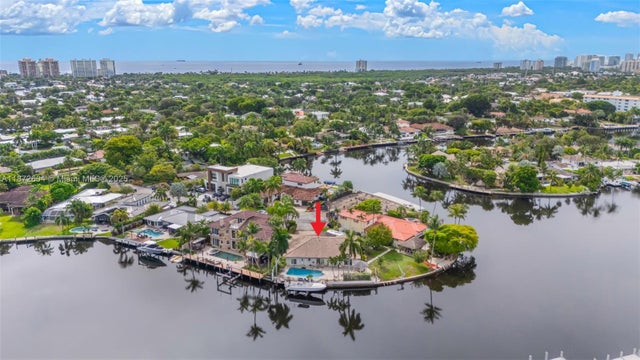 4 of 20 - 2401 Fryer Pt, Fort Lauderdale, FL