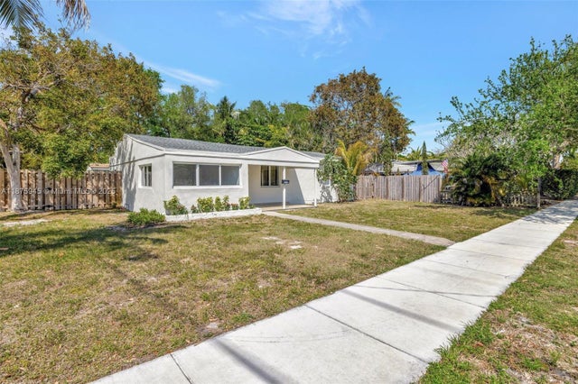 2 of 40 - 843 Sw 20th St, Fort Lauderdale, FL