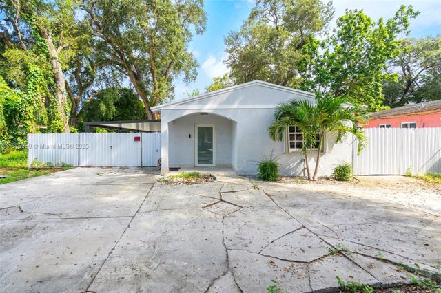 1 of 30 - 431 Ne 163rd St, Miami, FL