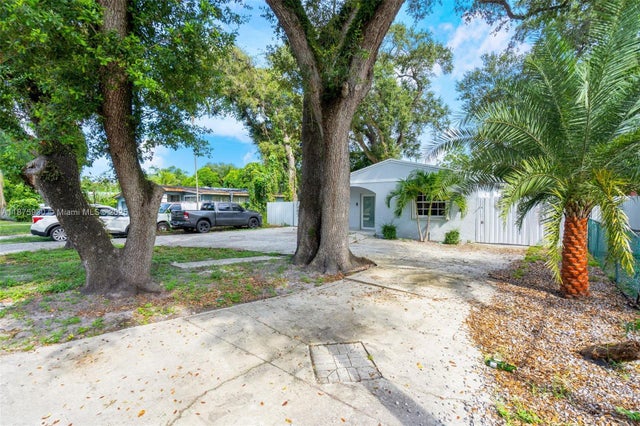 3 of 30 - 431 Ne 163rd St, Miami, FL
