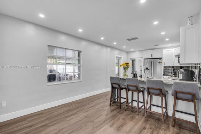 5 of 30 - 431 Ne 163rd St, Miami, FL