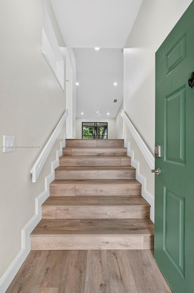 3 of 52 - 19 W Lexington Ln W E, Palm Beach Gardens, FL
