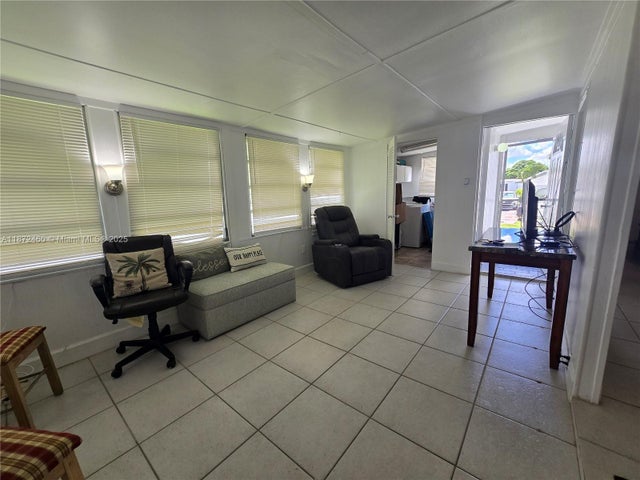 5 of 38 - 1328 S 33rd St ., Hollywood, FL