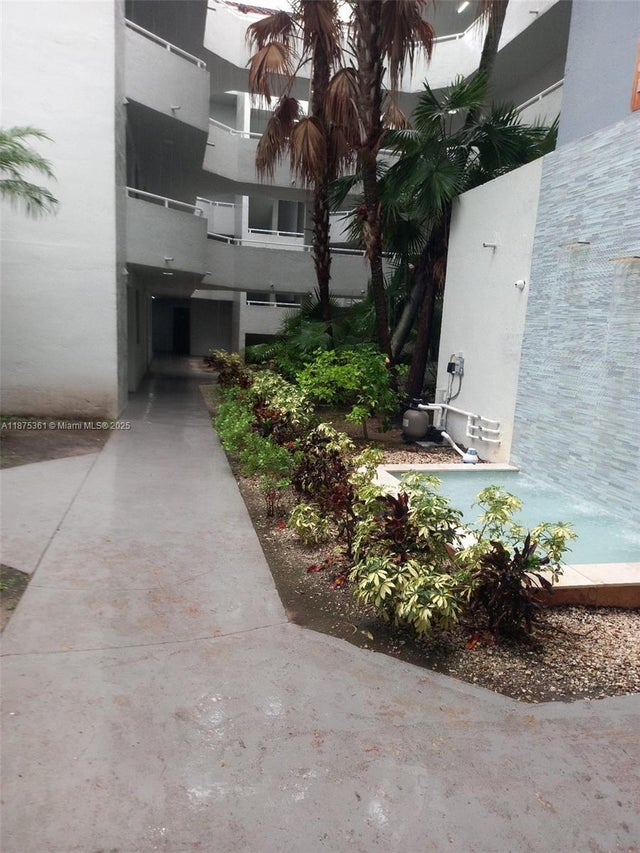 5 of 8 - N/A, Miami, FL