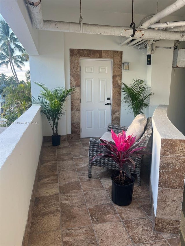 1 of 10 - 333 Sunset Dr B, Fort Lauderdale, FL