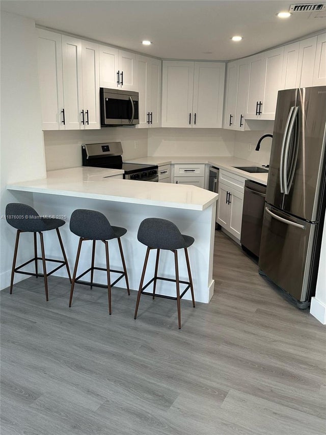 2 of 10 - 333 Sunset Dr B, Fort Lauderdale, FL