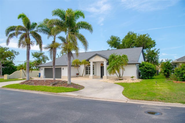 2 of 64 - 1010 Joyce Ct, Venice, FL