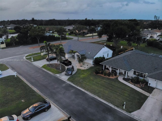 4 of 64 - 1010 Joyce Ct, Venice, FL