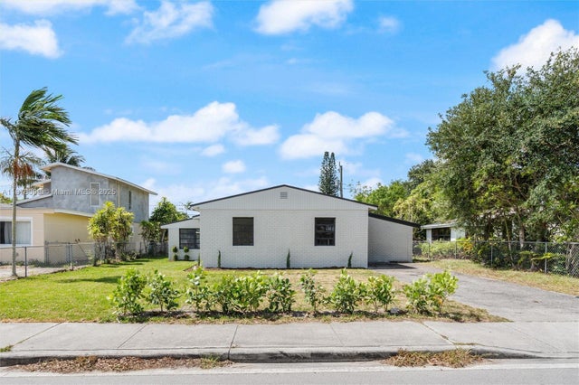 2 of 24 - 3230 Taft St, Hollywood, FL