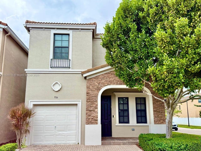 1 of 35 - 706 Ne 191st Ter, Miami, FL