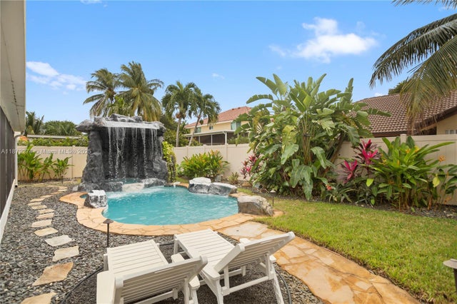 3 of 40 - 14410 Sumter Mnr, Davie, FL
