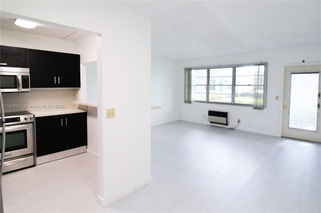 1 of 10 - 319 Newport V 319, Deerfield Beach, FL