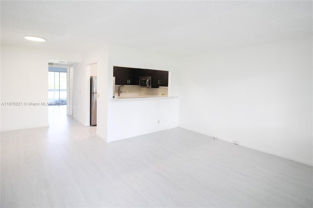 2 of 10 - 319 Newport V 319, Deerfield Beach, FL