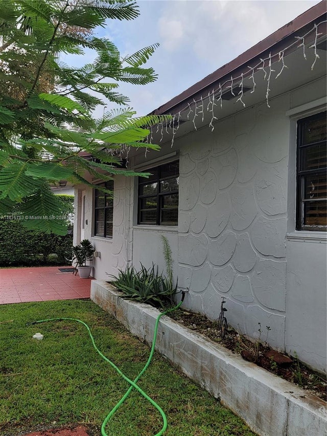 2 of 29 - 853 Sw 3rd St, Florida City, FL