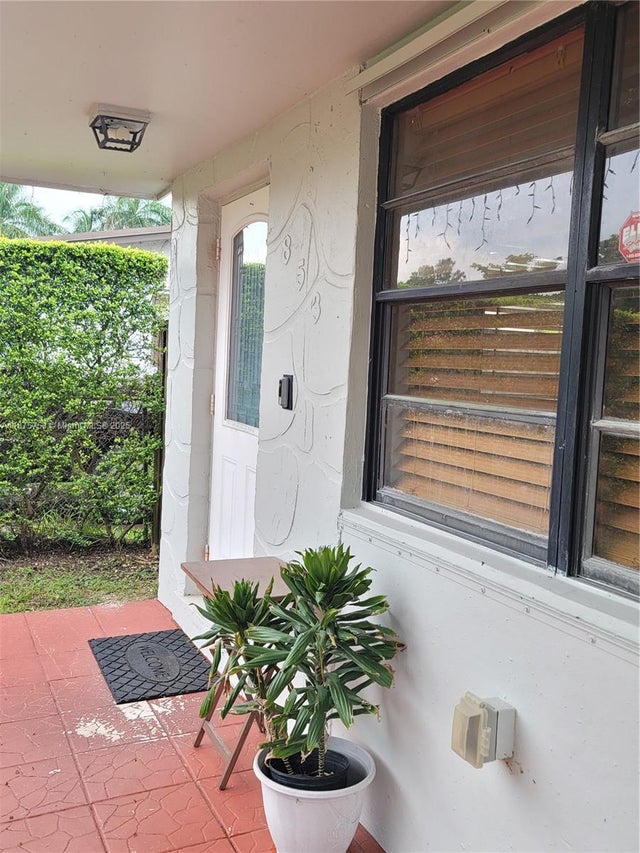4 of 29 - 853 Sw 3rd St, Florida City, FL