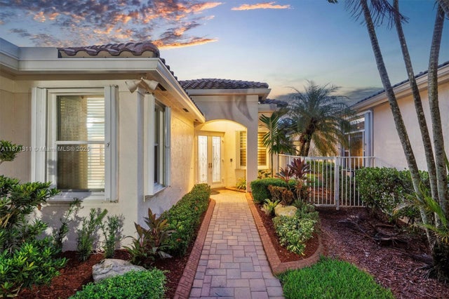 3 of 40 - 2557 Bay Pointe Dr, Weston, FL