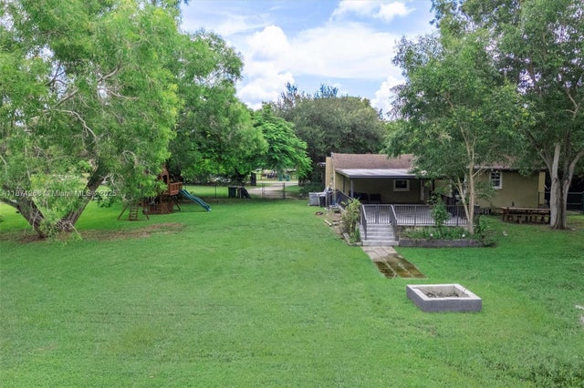 1 of 39 - 1621 Sw 117th Ave, Davie, FL