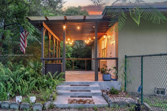 3 of 39 - 1621 Sw 117th Ave, Davie, FL