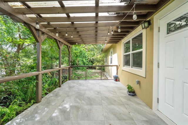 4 of 39 - 1621 Sw 117th Ave, Davie, FL