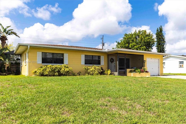 3 of 42 - 306 E Penn Rd, Lehigh Acres, FL