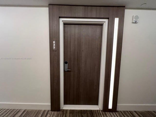 5 of 28 - 2301 Collins Ave 632, Miami Beach, FL