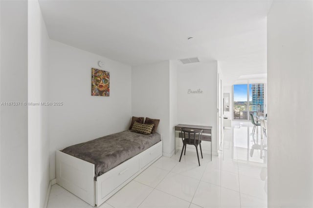 5 of 22 - 851 Ne 1st Ave 1700, Miami, FL