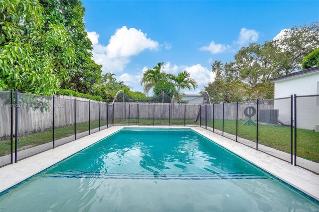 5 of 28 - 6135 Sw 29th St, Miami, FL