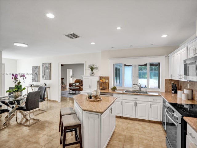 2 of 79 - 11300 Shady Lane, Plantation, FL