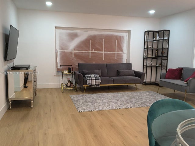 5 of 19 - 839 Nw 13th Ave, Fort Lauderdale, FL