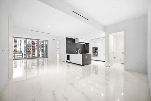 3 of 24 - 300 Biscayne Blvd Way 2809, Miami, FL