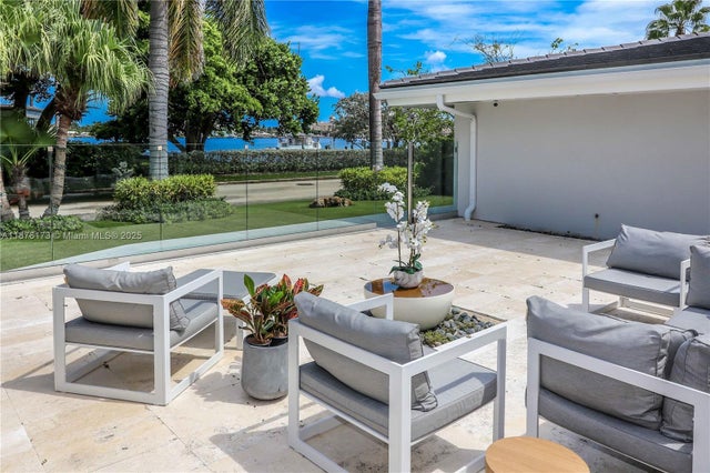 2 of 52 - 840 S Southlake Dr, Hollywood, FL