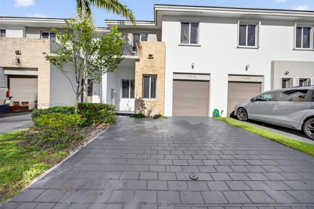 2 of 69 - 17606 Sw 149th Pl 17606, Miami, FL