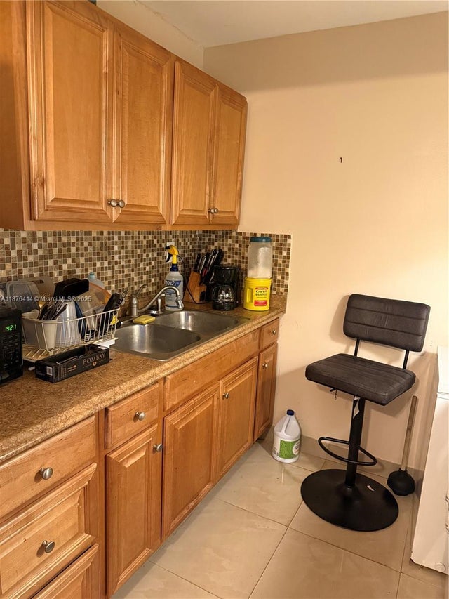 4 of 14 - 2145 Pierce St 118, Hollywood, FL