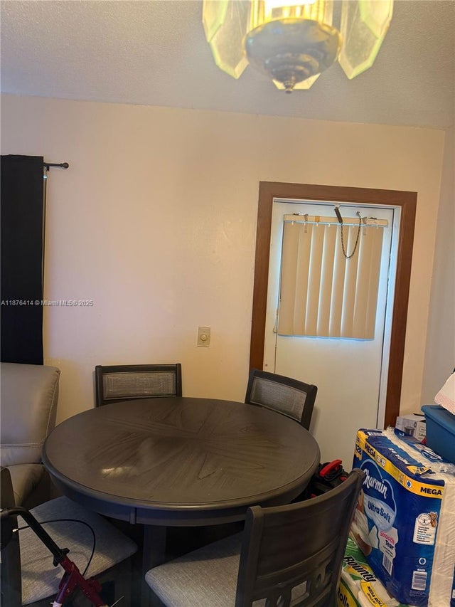 5 of 14 - 2145 Pierce St 118, Hollywood, FL