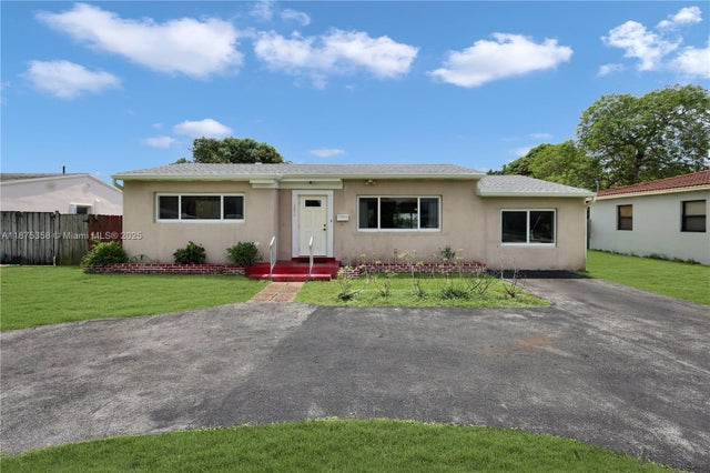 1 of 31 - 2834 Jackson St, Hollywood, FL