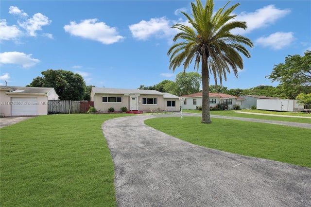 2 of 31 - 2834 Jackson St, Hollywood, FL