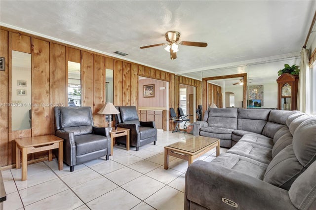 5 of 31 - 2834 Jackson St, Hollywood, FL