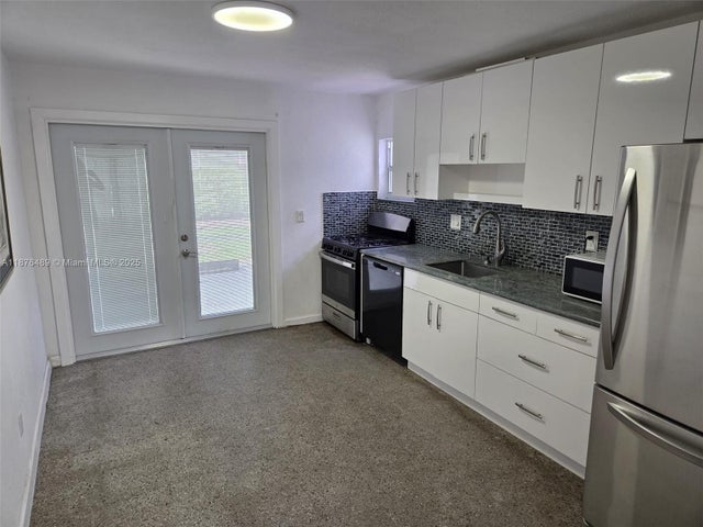 3 of 12 - 5641 Simms St, Hollywood, FL