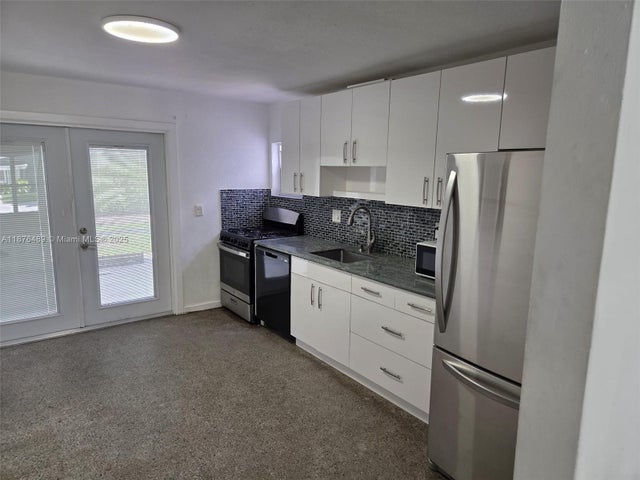 4 of 12 - 5641 Simms St, Hollywood, FL