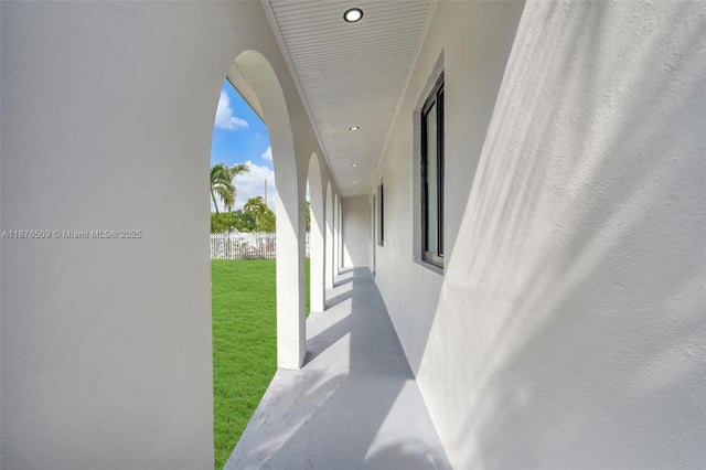 5 of 27 - 3315 Nw 98th St, Miami, FL