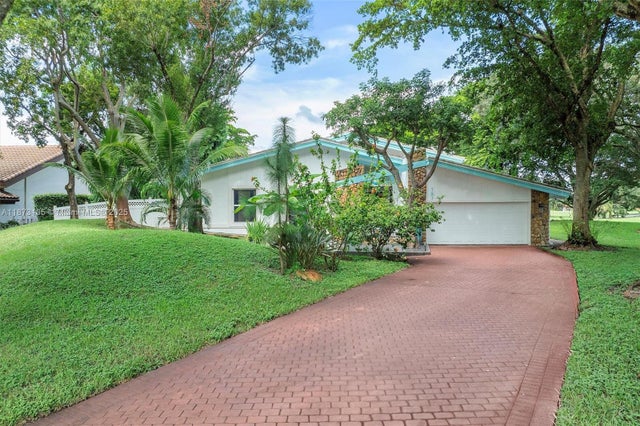 3 of 47 - 783 W Coco Plum Cir, Plantation, FL
