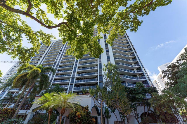 2 of 55 - 3640 Yacht Club Dr 305, Aventura, FL