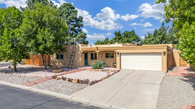 6627 Shpaati Lane, Cochiti Lake