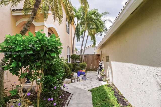 4 of 36 - 6864 Sugarloaf Key St, Lake Worth, FL