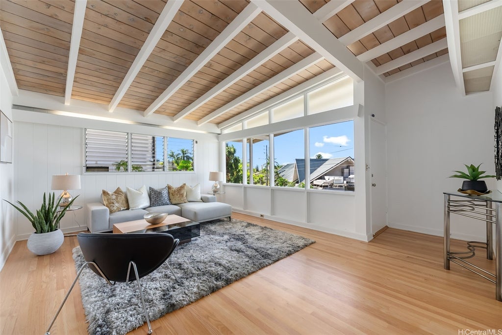 1332 Nehoa Street, Honolulu