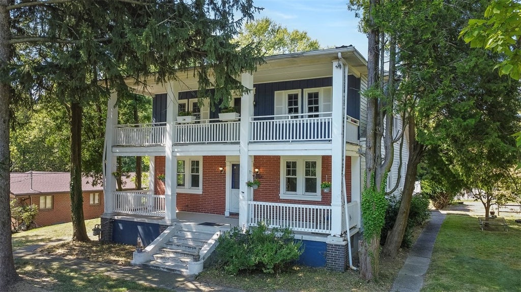 2410 Willowbrook Road, Upper St Clair