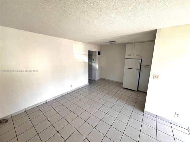 2 of 22 - 2145 Pierce St 105, Hollywood, FL